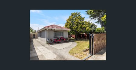 Charming 3-Bedroom Home in the Heart of Cheltenham! - Photo 2