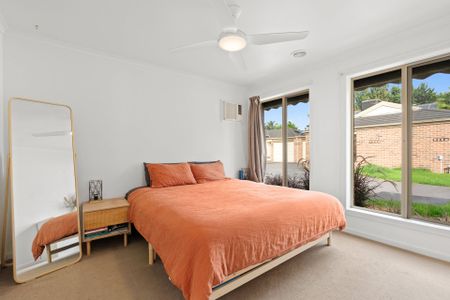 Great Location & Only 4 Units on the Block&excl; - Photo 3