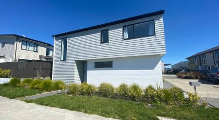 1 Henry Lloyd Place, Silverdale - Photo 2