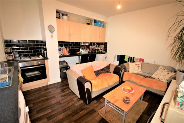 Hyde Park Road, Leeds, West Yorkshire - Photo 1