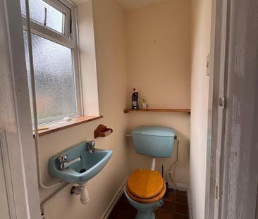 4 bedroom semi-detached house to rent - Photo 5