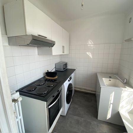 APPARTEMENT NANCY/LAXOU - DERNIER ETAGE AVEC ASCENSEUR D'UNE BELLE COPROPRIETE - Photo 3