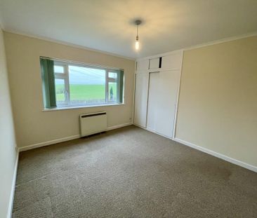 2 bedroom detached bungalow to rent - Photo 3