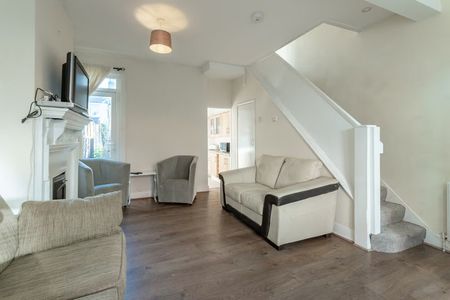 Oakleigh Avenue - Photo 3