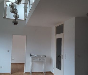 Stilvolle Galeriewohnung mit EBK im Hildener Norden - Photo 1