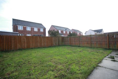 Inverlochy Crescent, Glasgow, G33 - Photo 5