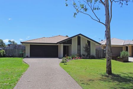 Three Living Areas - Photo 5