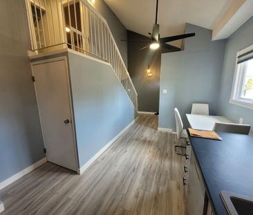 3 Beds & 1.5 Baths Townhouse Style Property In Fairhaven Area - Photo 6