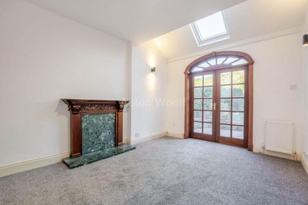 4 bedroom semi-detached house to rent - Photo 3