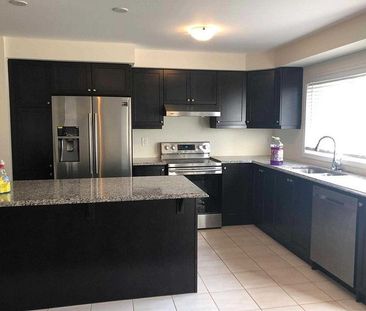 For Lease - 102 Benhurst Crescent, Brampton, Ontario - Photo 6