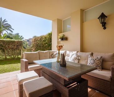 2 Bedroom Apartment For Rent in San Pedro de Alcántara, Málaga - Photo 1