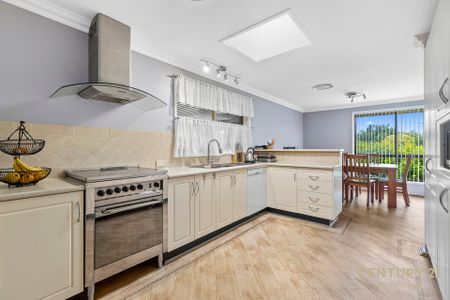 Spacious Family Home Packed with Features! - Photo 3