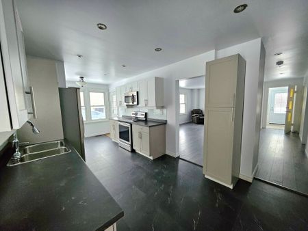 For Lease - 181 Burnham Street, Belleville, Ontario - Photo 2