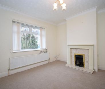 The Avenue, Wakefield - Photo 1