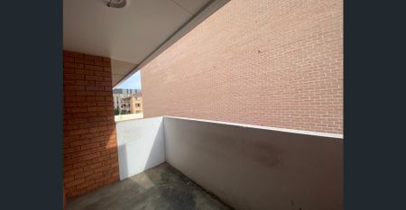 Renovated 2 Bedroom Unit in Liverpool - Photo 3