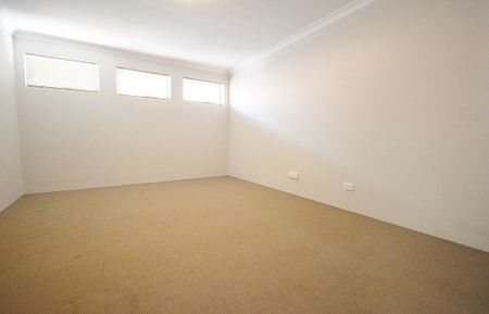 17 Grandis Drive, Baldivis WA 6171 - Photo 2