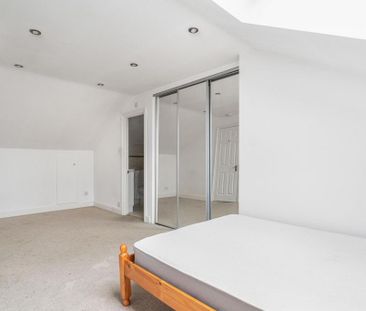 3 bedroom apartment to rent - Photo 4