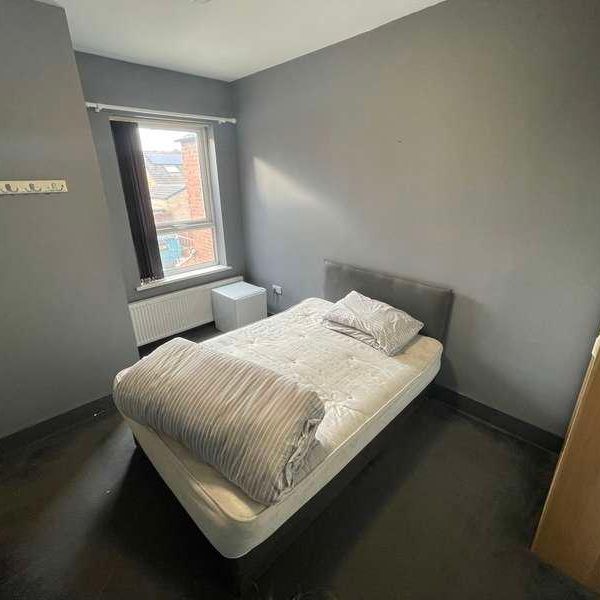 Cecil Avenue, DN4 - Photo 1