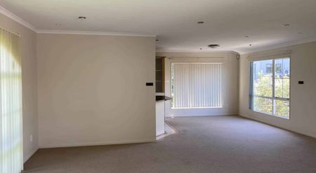 Beautiful Three-Level Family Home in a Conveni... - Photo 5