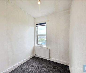 Middle Road, Earlsheaton, Dewsbury, West Yorkshire, WF12 - Photo 6