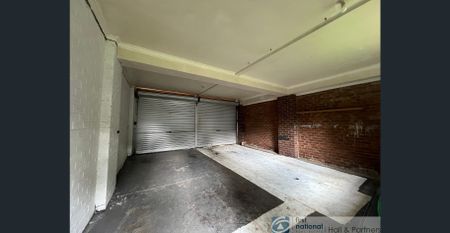 Spacious 3-Bedroom Family Home in Prime Location - Photo 4