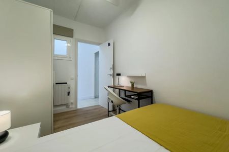 Carrer del Rosselló, Barcelona, Catalonia 08008 - Photo 2