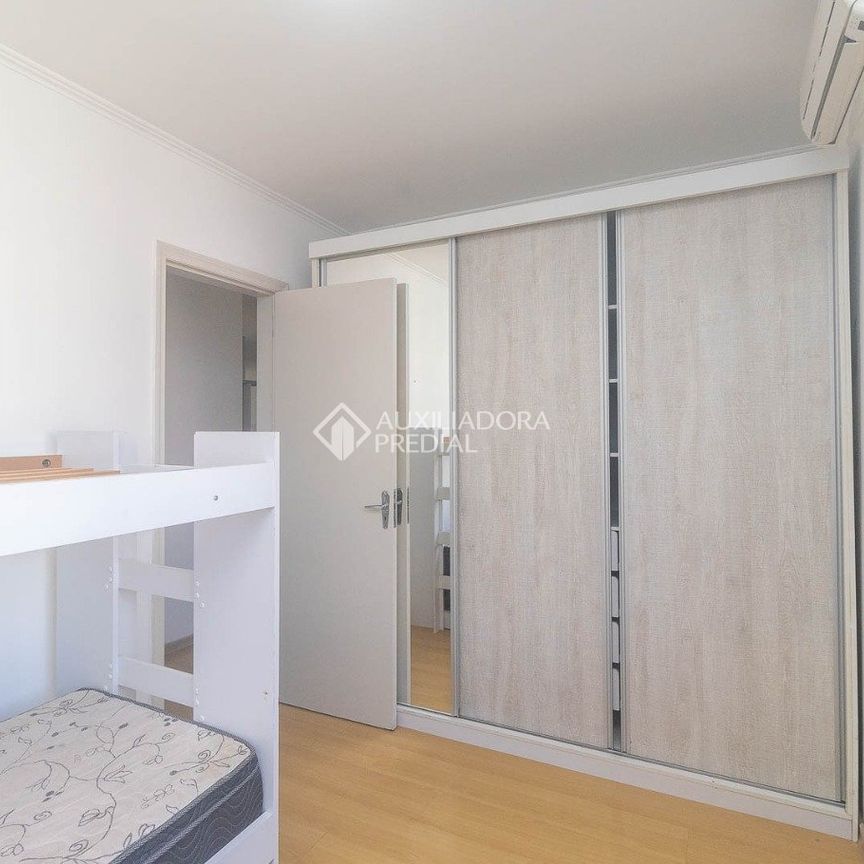 Apartamento com 2 quartos e 54m² para alugar em Humaitá, Porto Alegre. - Foto 1