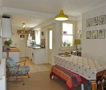 2 bedroom semi-detached house to rent - Photo 3
