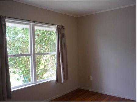 TAKAPUNA - 2 Bedroom Brick & Tile Unit - Photo 4