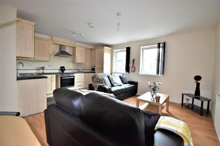 5 bedroom flat to rent - Photo 4