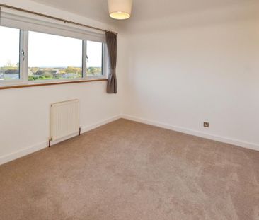 3 bedroom detached house to rent - Photo 3