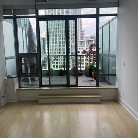 For Lease - 637 Lake Shore Boulevard Unit# 611, Toronto, Ontario - Photo 1