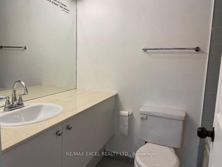 For Lease - 18 Hollywood Avenue Unit# 101, Toronto, Ontario - Photo 3