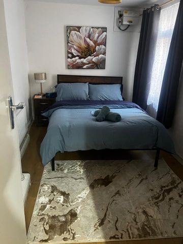 1 Bed Flat, London, E13 - Photo 2