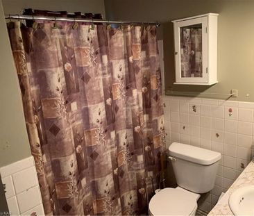 For Lease - 256 East Main Street Unit# upper, Welland, Ontario - Photo 2