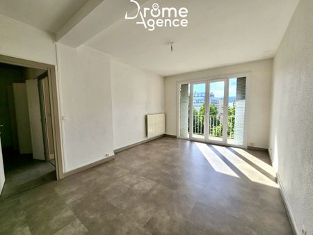 Location Appartement 2 pièces 48m² VALENCE 26000 - Photo 2