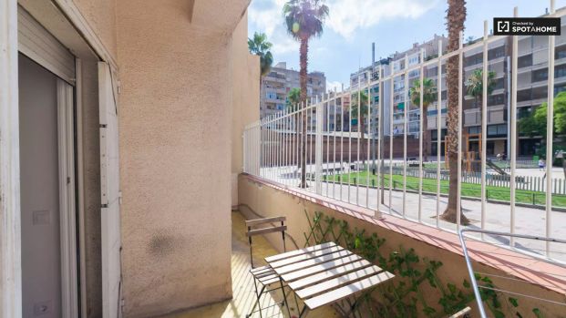 Nice room with single bed for rent in Eixample - Foto 1