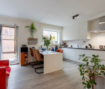 TE HUUR: Volledig gerenoveerd 2-slaapkamerappartement in het centru... - Photo 3