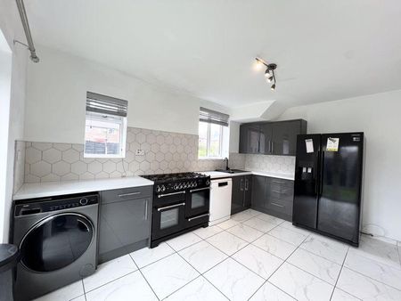 3 bedroom property to rent - Photo 3