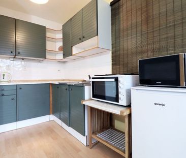 Pronájem bytu 1+kk • 38 m²Kusého, Praha - Bohnice - Fotografie 3