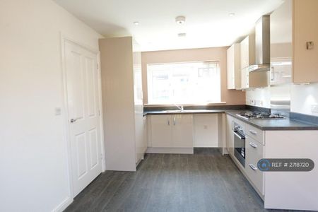 3 bedroom detached house to rent - Photo 5