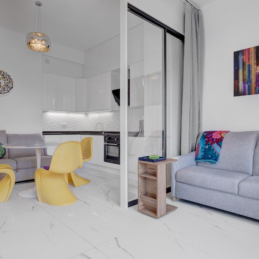 Kawalerka z widokiem na Park Łazienkowski - Zdjęcie 1