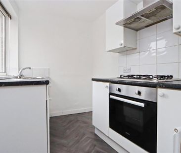 2 bedroom end of terrace house to rent - Photo 6