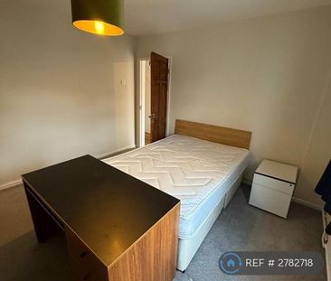 4 bedroom semi-detached house to rent - Photo 4