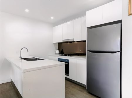 2 bed 2 bath - Photo 5