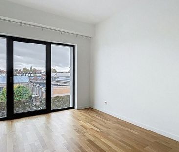 Appartement te huur in Schaarbeek voor € 1.500 met 2 slaapkamers - Photo 2