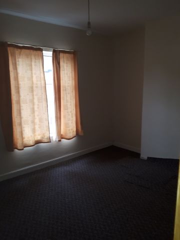 2 Bed Terraced House, Manor Farm Road, B11 - Photo 2