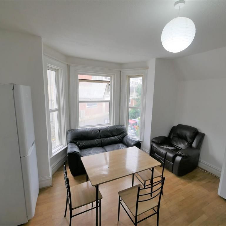 6 bedroom house share to rent - Photo 1