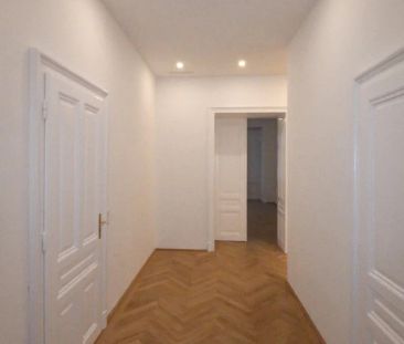 Elegante 3,5 Zimmer Altbauwohnung mit neuer Küche – unbefristet - E... - Photo 3