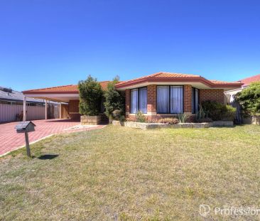 “SPACIOUS FAMILY LIVING !” - Photo 1